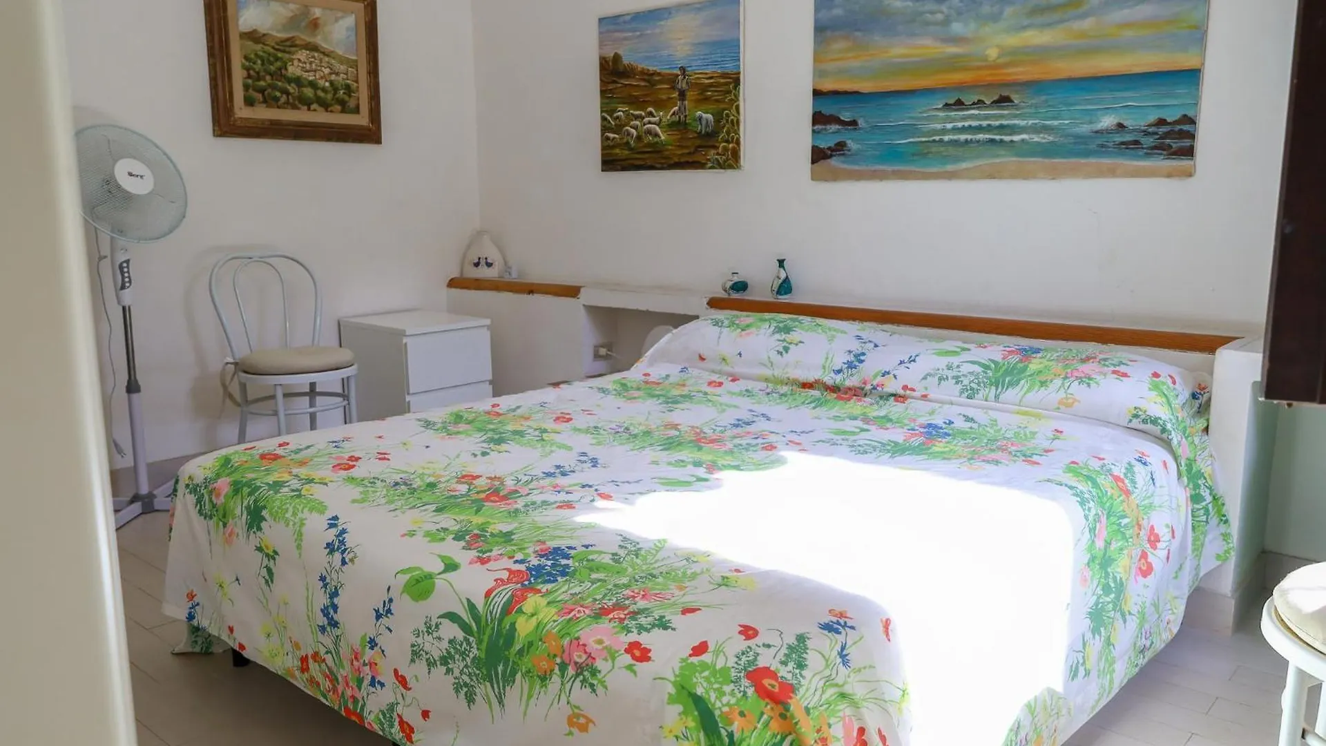 Comfy Flat W/ Pool, Tennis Court & Private Beach! Porto Conte Italy