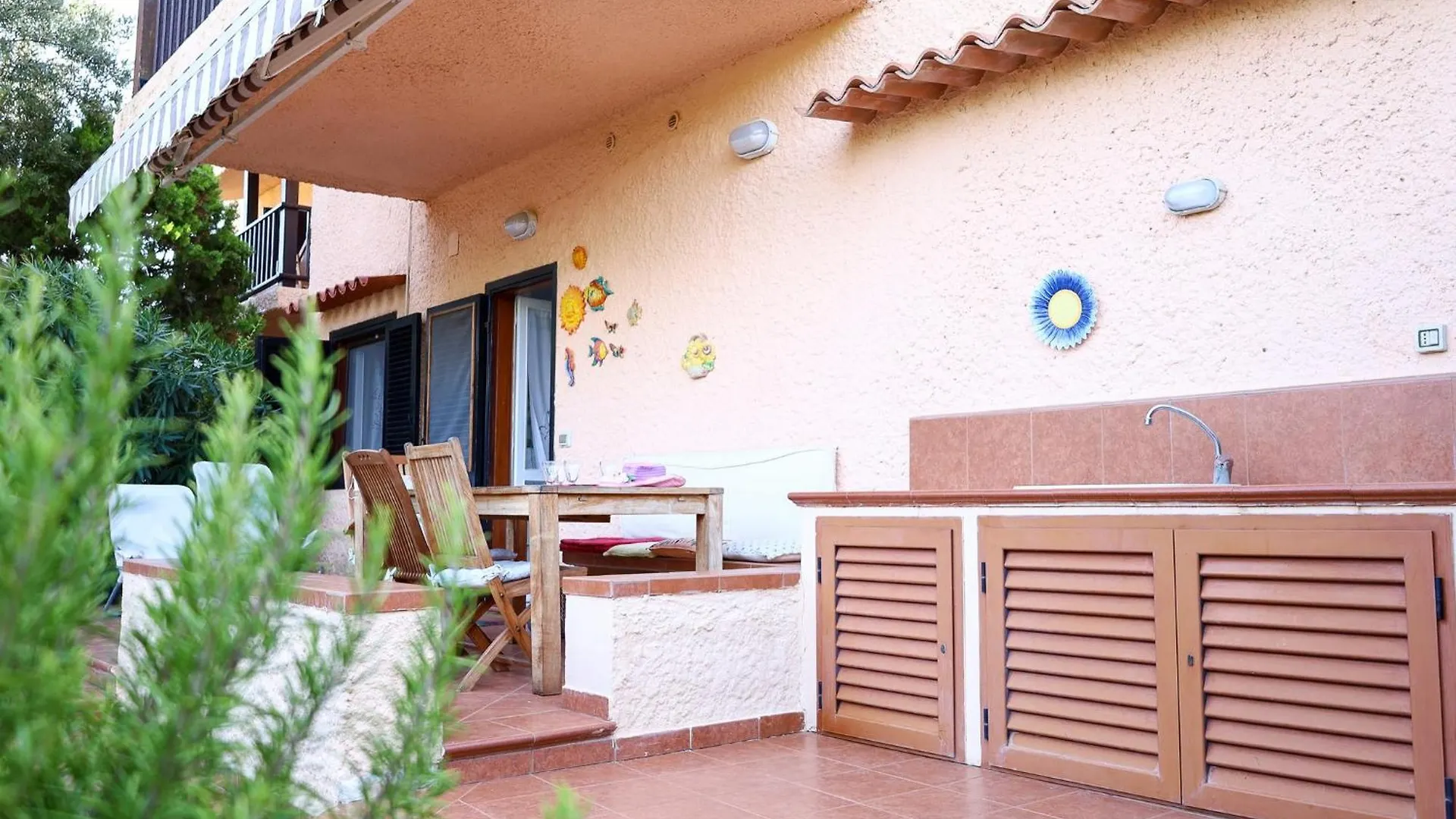Apartment Comfy Flat W/ Pool, Tennis Court & Private Beach! Porto Conte Italy